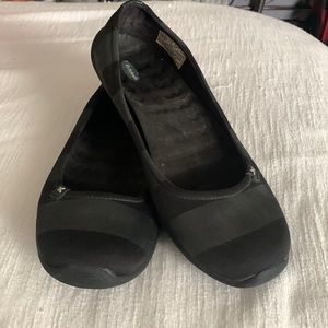 Dr. Scholl’s Black Flats with cushion.